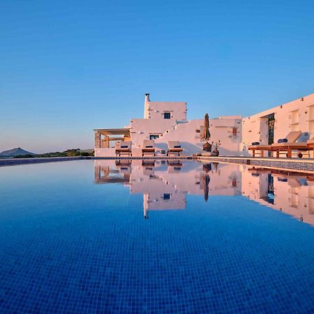 Luxurious Villa Pactia Amazing Pool Isterni  Exterior photo